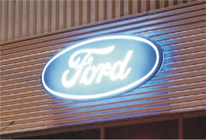Vacuum Coating Side Glowing Plastic Car Logo Signage